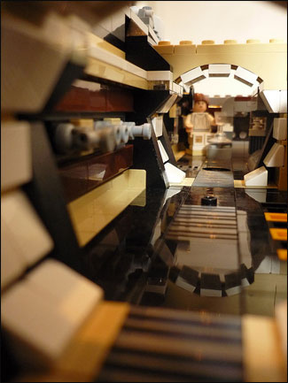 Modification Int&eacute;rieure du Millenium Falcon UCS - Par Marshal Banana