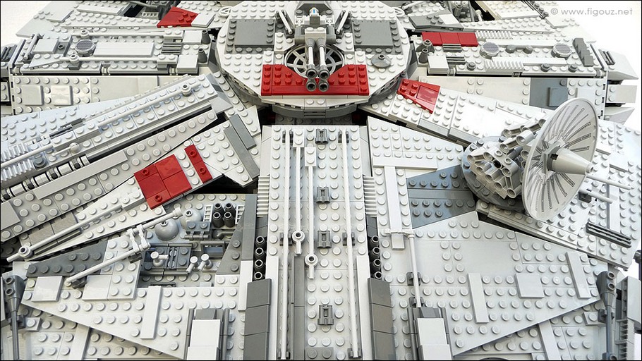 LEGO 10179 Millenium Falcon - Zoom sur les détails du Faucon Millenium Ultimate Collector Series