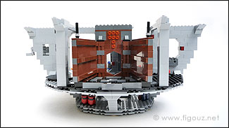 LEGO 10188 Death Star - Etape 2 - Montage des murs et détails du niveau 1... Dont la scénette du broyeur à ordures !