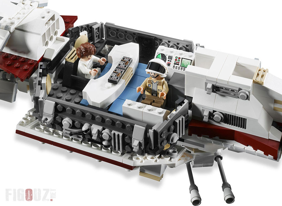 L'intérieur du Tantive IV - LEGO Star Wars 10198 UCS 10 Year Anniversary Edition