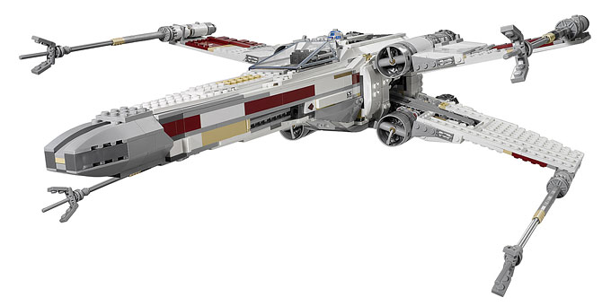 Le 10240 Red Five X-Wing Starfighter en configuration de combat