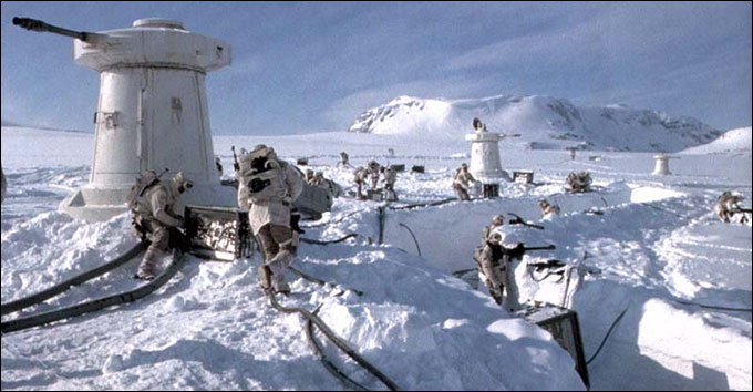 Bataille de Hoth - Le Général Carlist Rieekan et la princesse Leia au poste de commandement tactique