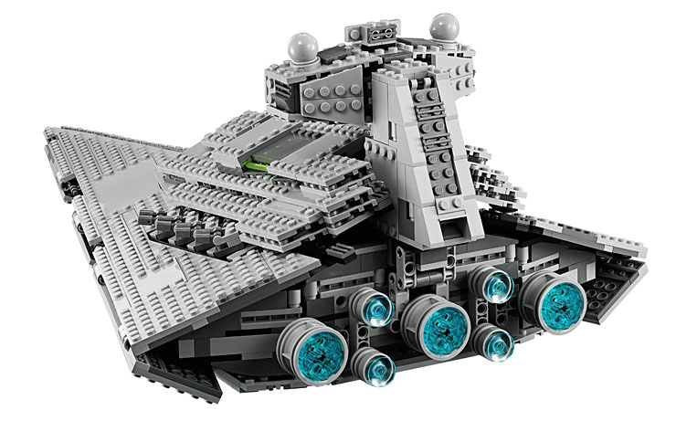 Vue arrière gauche du nouveau Star Destroyer LEGO