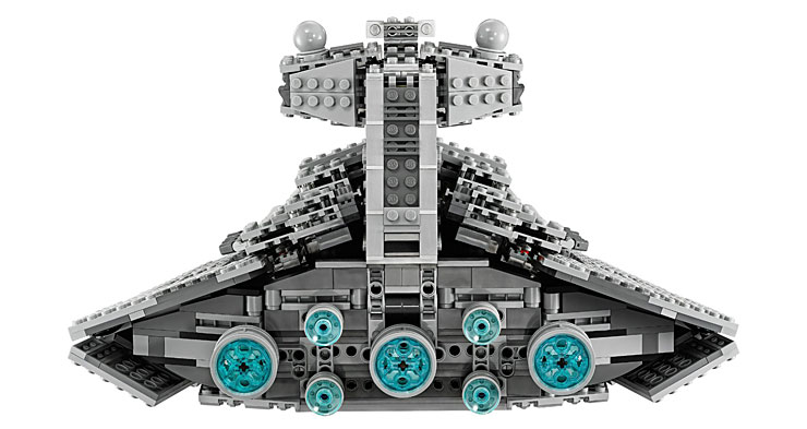 Vue arrière des réacteurs du nouveau Star Destroyer LEGO