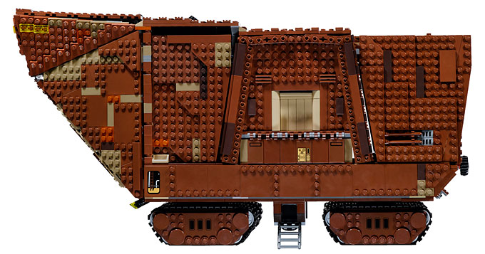 Vue de côté du magnifique set UCS 75059 Sandcrawler