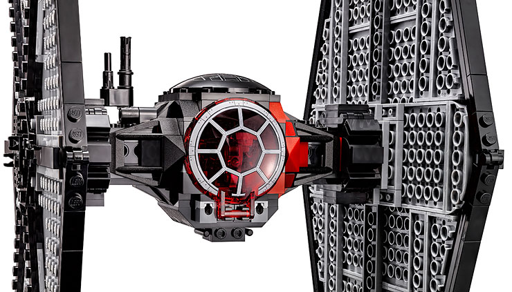 Vue détaillée du TIE Fighter des forces spéciales du Premier Ordre du set Lego 75101