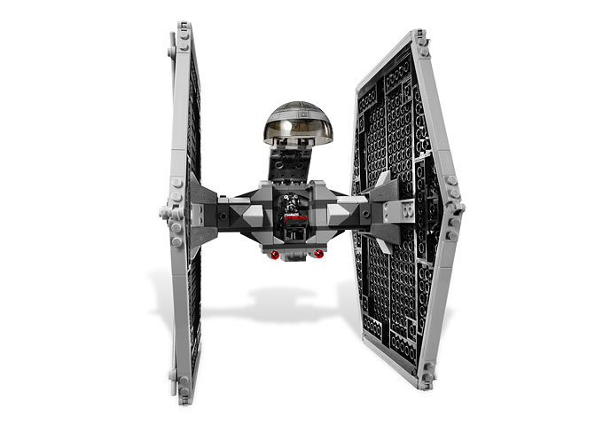 Vue du TIE Fighter du set 9492 TIE Fighter