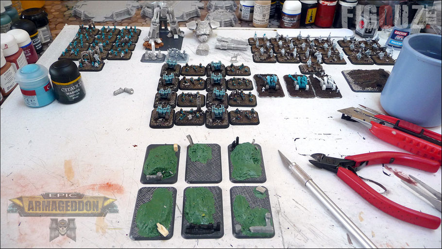 Les unités de ma Death Korps en cours de peinture sur mon atelier !