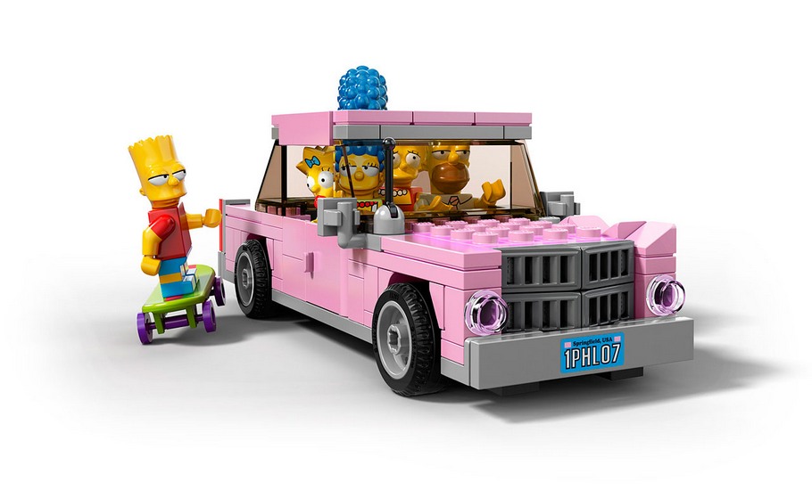 La célèbre voiture rose de la famille Simpson du set 71006 The Simpsons House