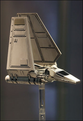 Lamba Class Imperial Shuttle pour X-Wing Miniatures