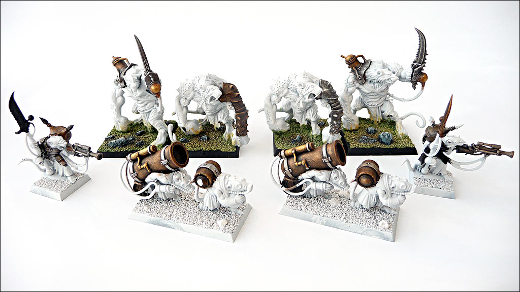 Lot De Figurines Warhammer Skavens - Avec Plaques D'accessoires (Occasion)